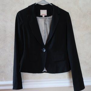 Black short one button blazer